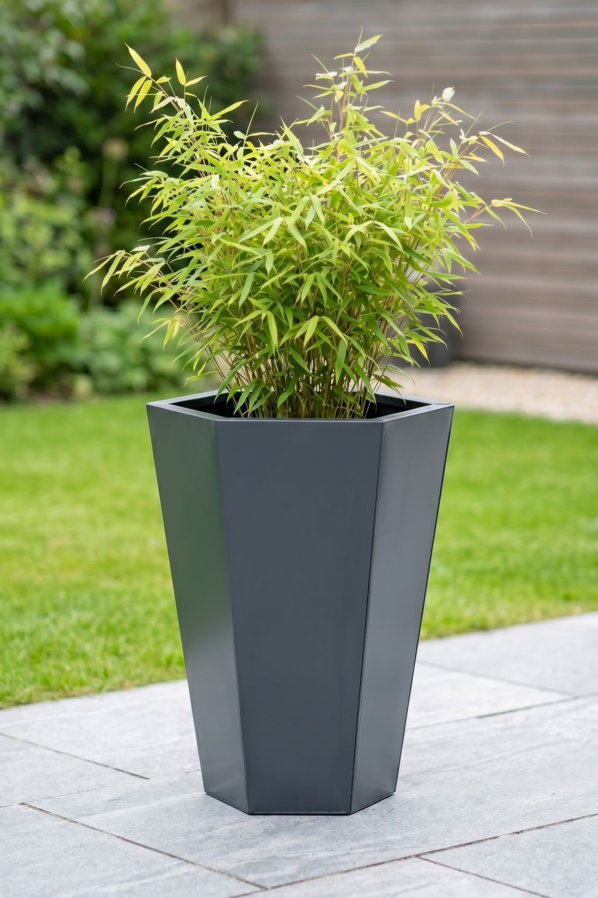 Zenith 60 cm Dikey Konik Altıgen Saksı - İç ve Dış Mekan Modern Metal Saksılık (60x40x26 cm)