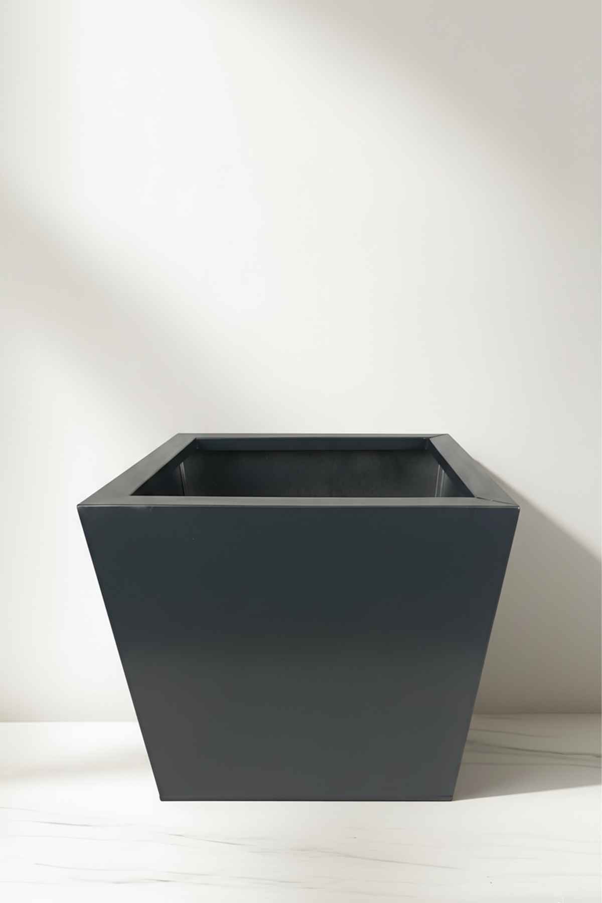 Zenith 30 cm Modern Kare Konik Saksı - İç ve Dış Mekan Dekoratif Metal Saksılık (30x35/30 cm)