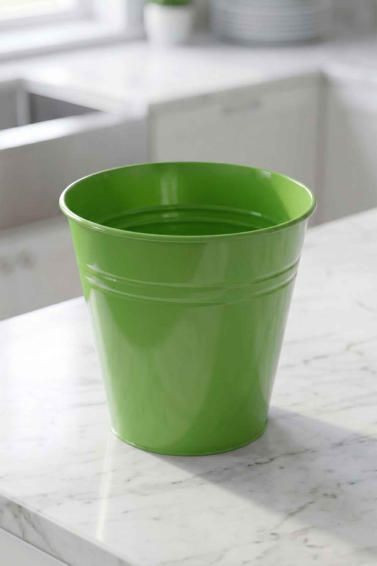 Konik Metal Saksı & Vazo - 23 cm Dekoratif Çok Amaçlı Renkli Çiçeklik (23x23/16 cm)